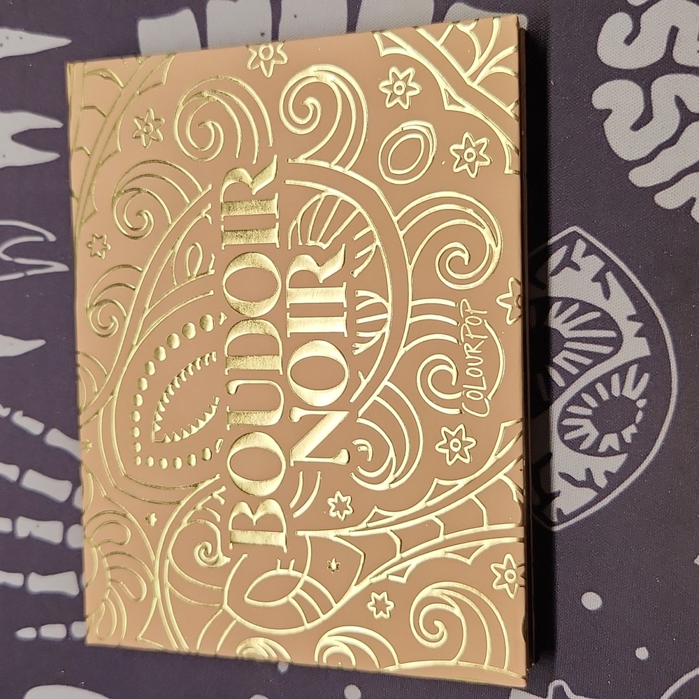 Colourpop Boudoir Noir Palette